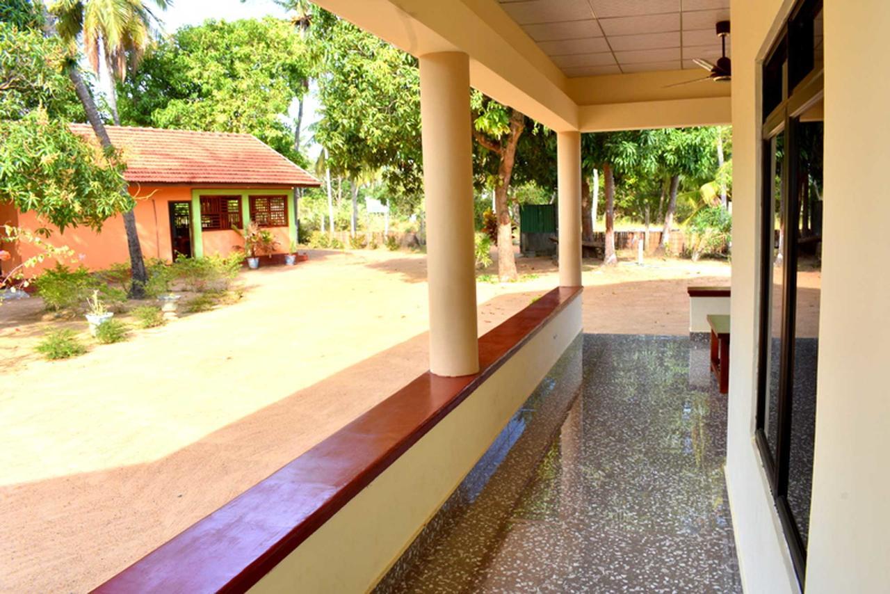 Yaswi Guest House Passikudah Exterior foto